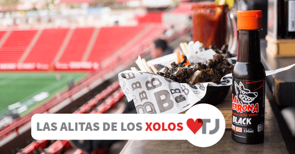 Inventan "Alitas Negras" hechas con Salsa La Perrona Black • Yo Amo Tijuana